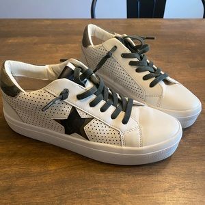 Steve Madden Sneakers